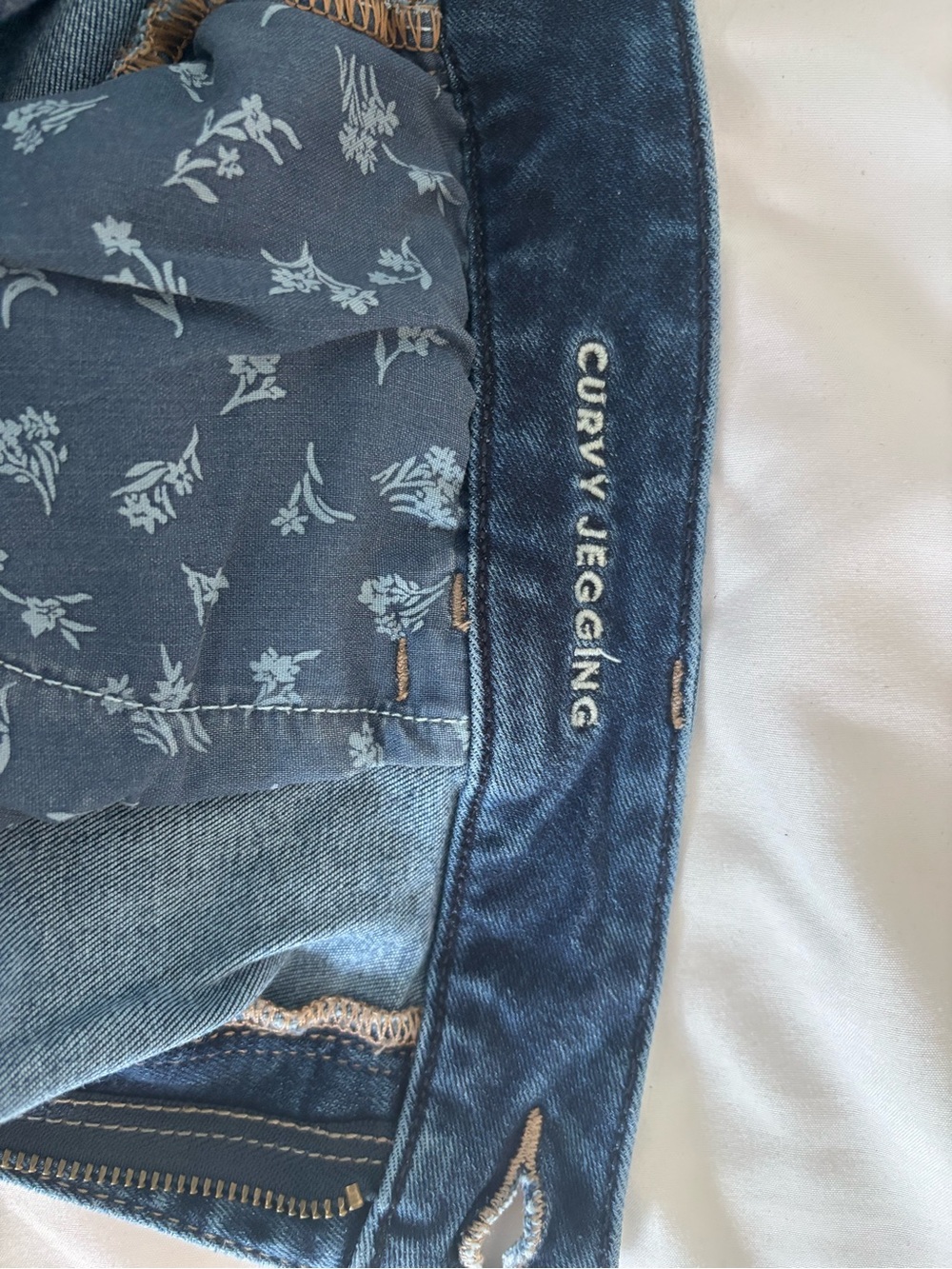 American Eagle Dark Blue Stretch Distressed Jeggings - Picture 4 of 7